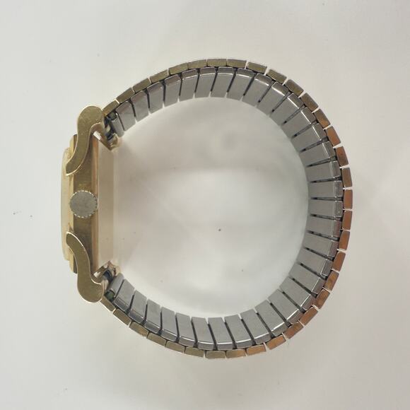 Omega Manual Wind Solid 14K Gold 24mm Men’s Watch – Vintage Swiss Made - Picture 3 of 3